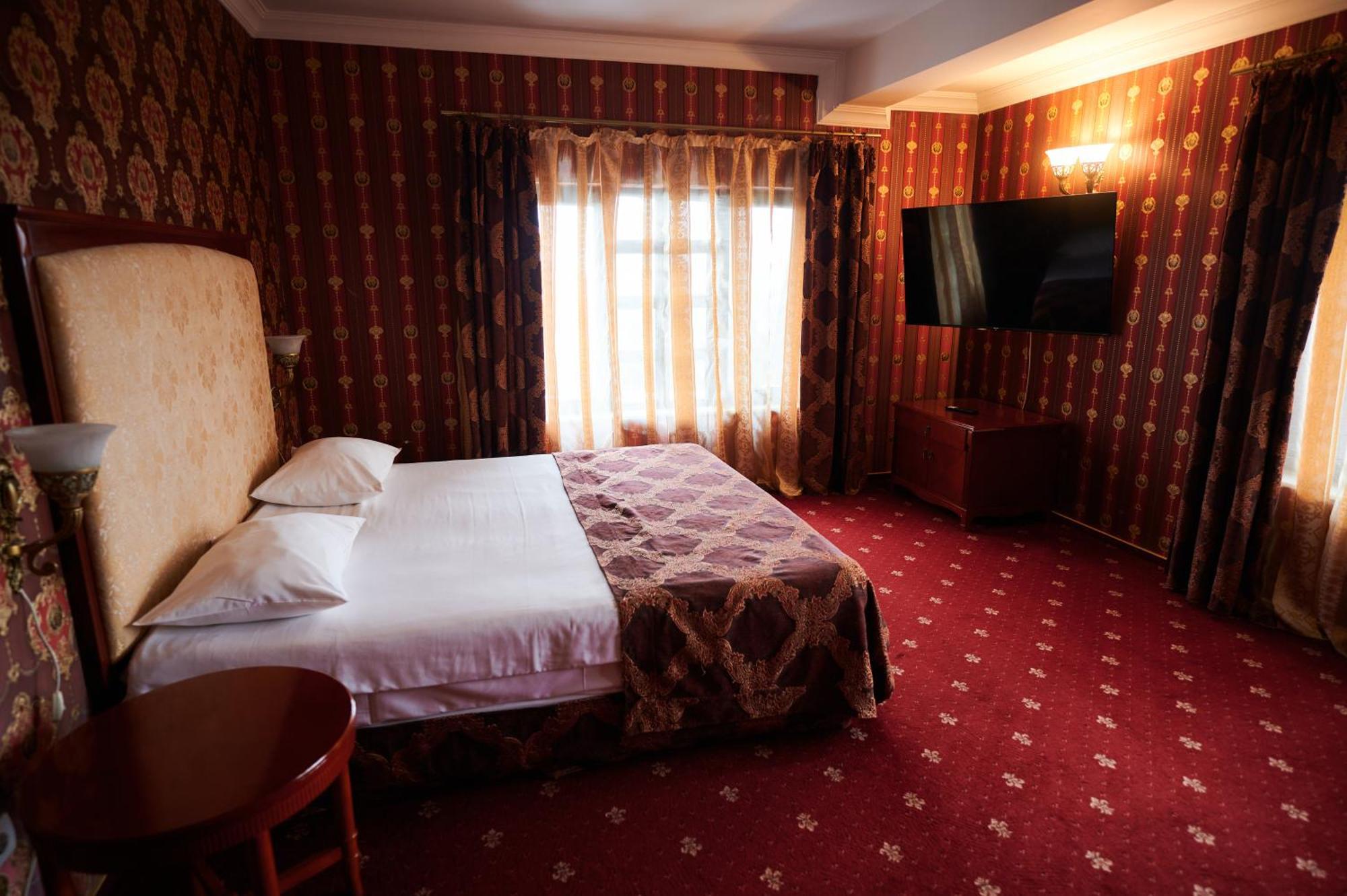 Hotel La Castel Iasi Exterior photo